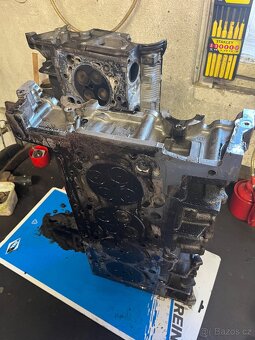 Hlava motoru 2.2 tdci hdi jtd - 2