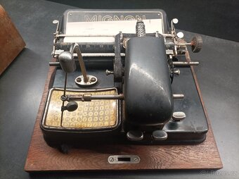 Starožitný psací stroj - 2