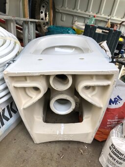 Závěsné WC Vitra ,nová  -mírně poškozeno - 2