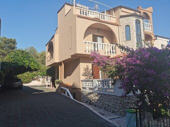 Chorvátsko apartmánový dom so 6 apartmánmi. - 2