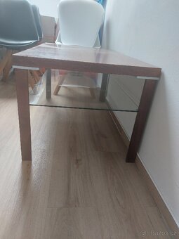 Dřevěný konferenční stolek - 2