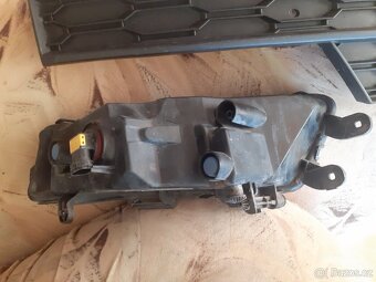 Prodám přední mlhovku Škoda Octavia 3 facelift orig.levou - 2