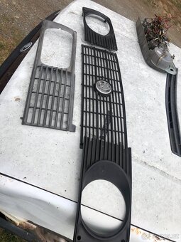 Škoda 120 přední maska gls světla - 2