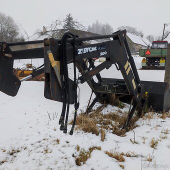 Traktor s čelňákem a valník 7t - 2