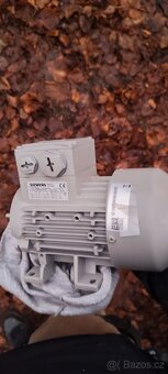 Elektromotor SIEMENS 1LE1001-0BB32-2AA4 - 2