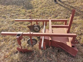 Hrůbkovač, Foliovač - 2