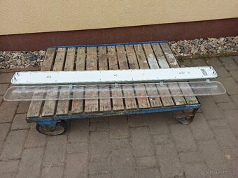 Prodám zářivkové svítidlo 2x58w - 2