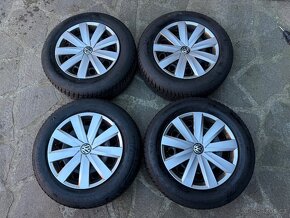 Zimní sada 215/60 16 superb passat 2x8mm 2x7mm poklice - 2