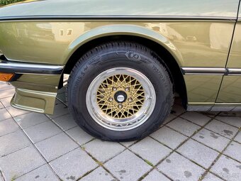 BMW E12 520/6 šestiválec , r.v1979 , KAMEI - 2