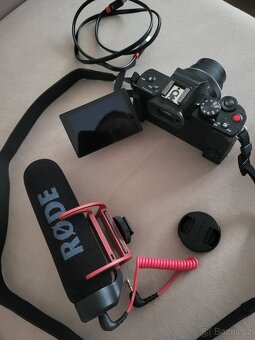 Panasonic G100 - 2
