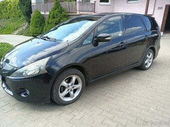 Mitsubishi Grandis - 2