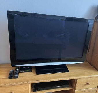 TV Panasonic TH-42PZ80E + Panasonic DMR - EX 768 - 2
