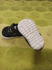 Dětské NIKE boty, nove, velikost 17 (pro mimina) - 2