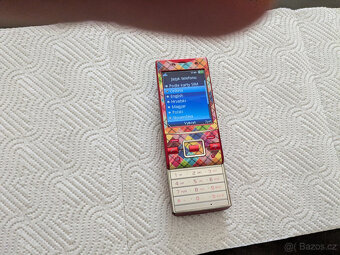 Sony-Ericsson Hazel - 2