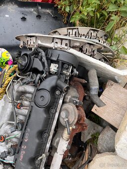 Prodám motor peugeot 607,807,407,atd.. 2.2 hdi 98 kw - 2