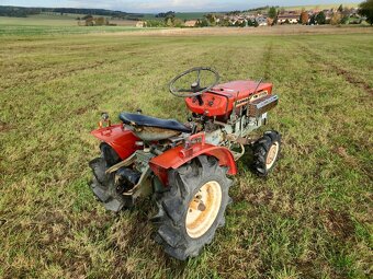 JAPONSKÝ MALOTRAKTOR YANMAR YM1110D 4X4 - 2