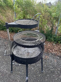 Gril Tenneker na dřěvěné uhlí - 2