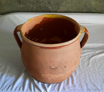 Velmi stará nádoba z pálené hlíny - 2