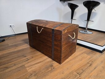 Dřevěná truhla - 2