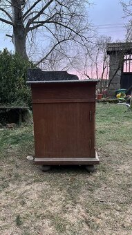 Starožitná skříň, komoda - 2