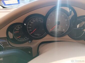 Porsche Panamera 4S Chrono - 2