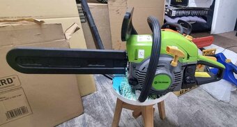 Prodám motorovou pilu FIELDMANN 40 cm - 2