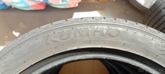 Kumho 235/45 R18 - 2