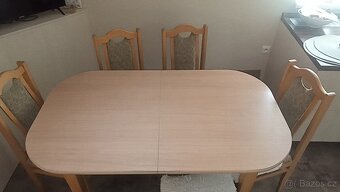 Jídelní stůl pro 4-8 osob - 2