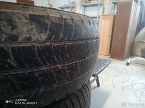 Pneu 215/65 16C - 2