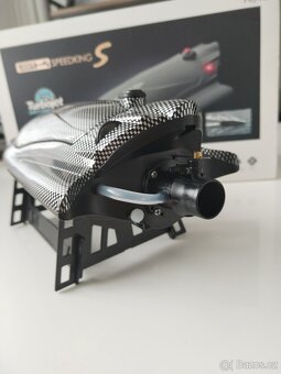RC motorový člun - 2