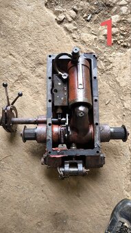 Víko hydrauliky zetor - 2