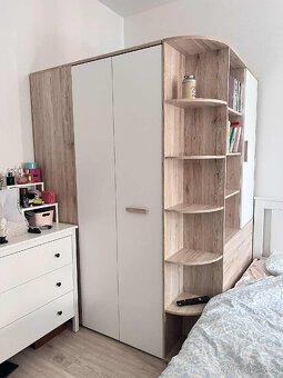 Skoro nová průchozí rohová skříň, při rychlém jednání sleva - 2