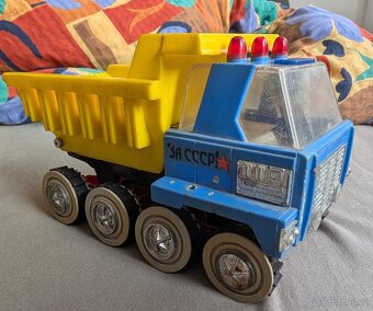 Staré autíčko KDN Bison electric - 2