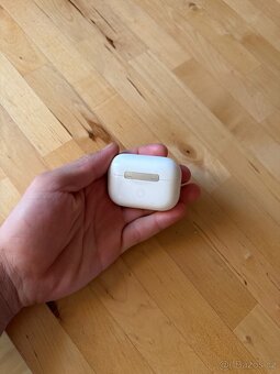Apple AirPods Pro (1. generace) - 2