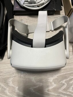 Oculus Quest 2 256GB, přenosné pouzdro, příslušenství VR - 2