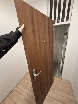 Vchodové protipožární dveře ERKADO EI30 – 80, pravé, dub - 2