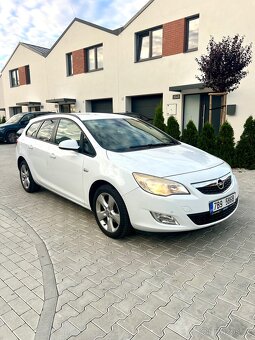 Opel Astra 1.4 Turbo 103 kW - 2