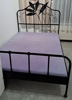 Kovová postel - 2
