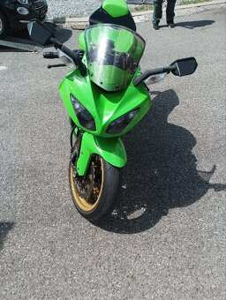 Kawasaki Ninja zx 10 r - 2
