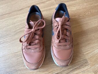 Kožené tenisky / polobotky Geox, vel. 34, stélka 22,5 cm. - 2