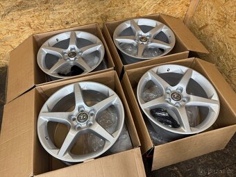 ORIGINÁLNÍ ALU KOLA OPEL INSIGNIA 19x8.5J 1325840 5X120 67,1 - 2