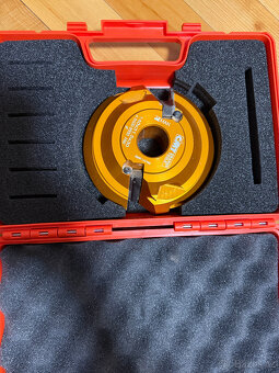 fréza na úhlové spoje - 2