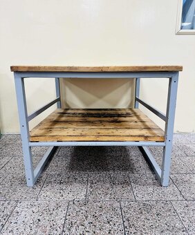 Pracovni stůl - 2