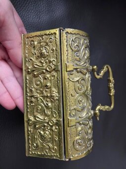 Starožitná bronzová šperkovnice s klíčem - 2