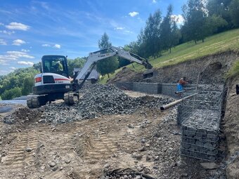 Pásový bagr Bobcat E50 r.v. 2017 - 2