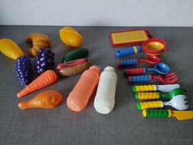 Plastové hračky- potravy / obchod + kuchyňské náčiní - 2