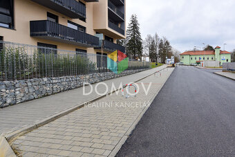 Pronájem venkovního parkovacího stání, Duslova, Beroun. - 2