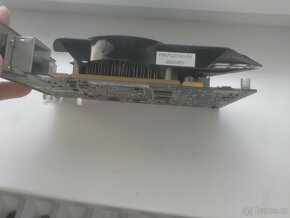 Radeon HD6750 grafika - 2