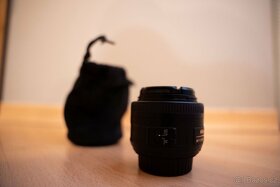 Objektiv Nikon 35 mm f/1,8 AF-S NIKKOR G DX, skvělý stav - 2