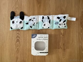 WEE gallery Měkká knížka Roly Poly Panda - 2